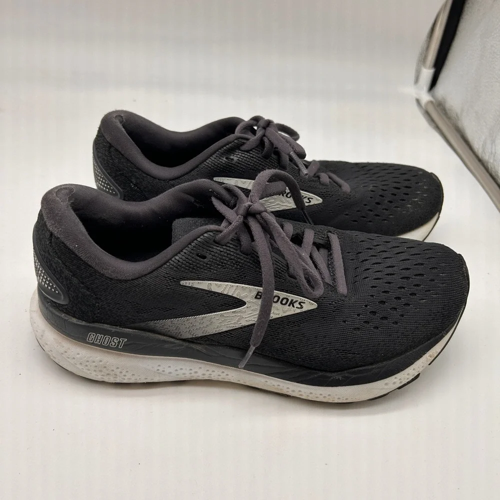 Brooks Ghost Running Shoes Athletic Sneakers Black White Women's Size 7.5 Medium